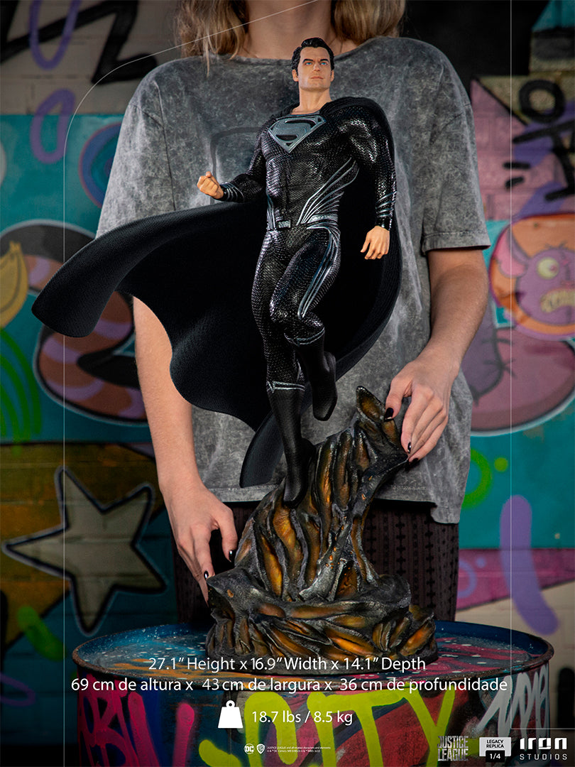 Superman Black Suit Statue aus Zack Snyder`s Justice League als Legacy Replica 1/4