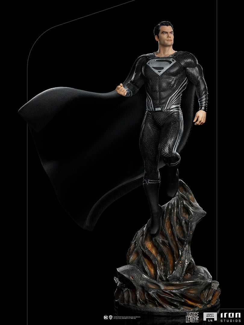 Superman Black Suit Statue aus Zack Snyder`s Justice League als Legacy Replica 1/4