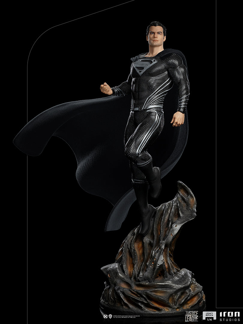 Superman Black Suit Statue aus Zack Snyder`s Justice League als Legacy Replica 1/4