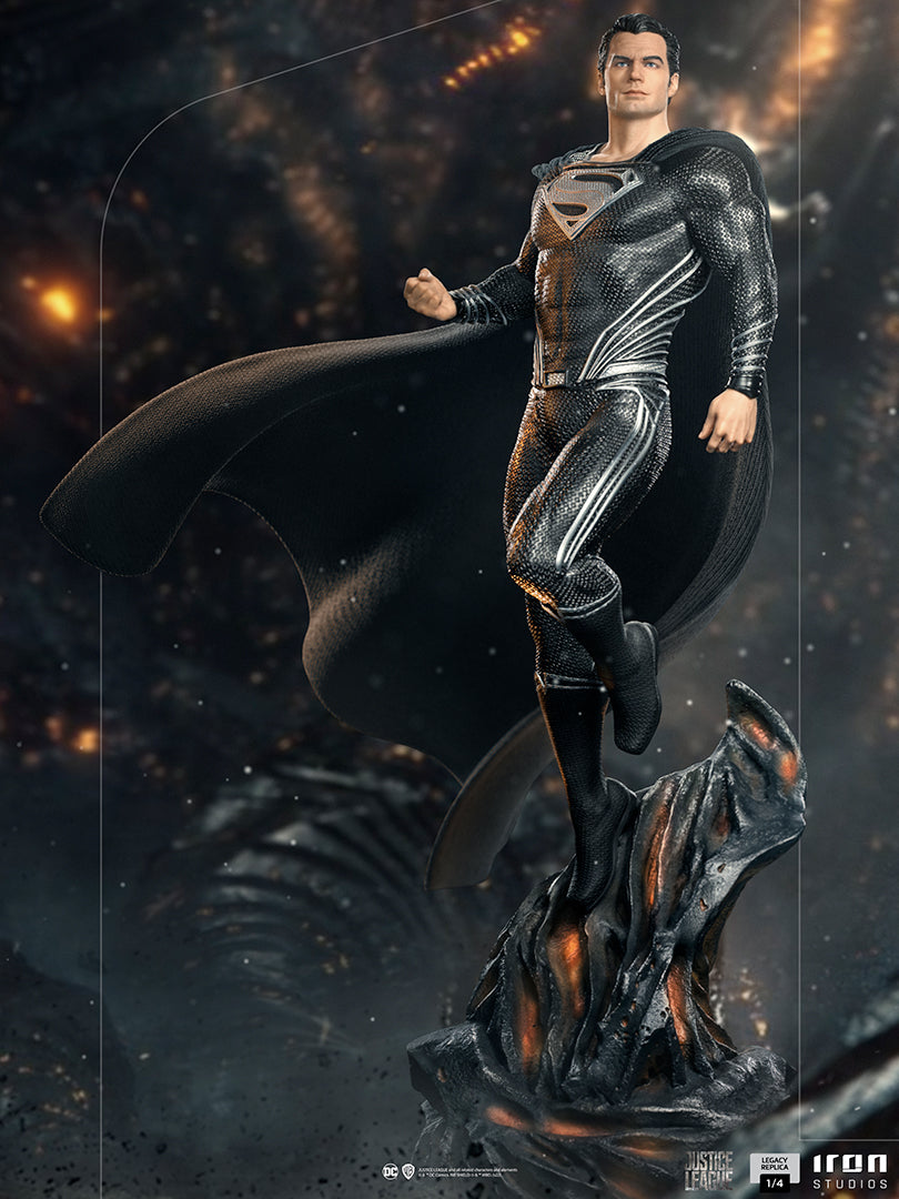 Superman Black Suit Statue aus Zack Snyder`s Justice League als Legacy Replica 1/4