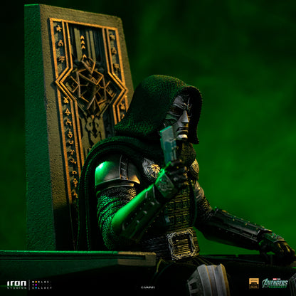 Doctor Doom on Throne – Avengers: Doomsday – Art Scale 1/10
