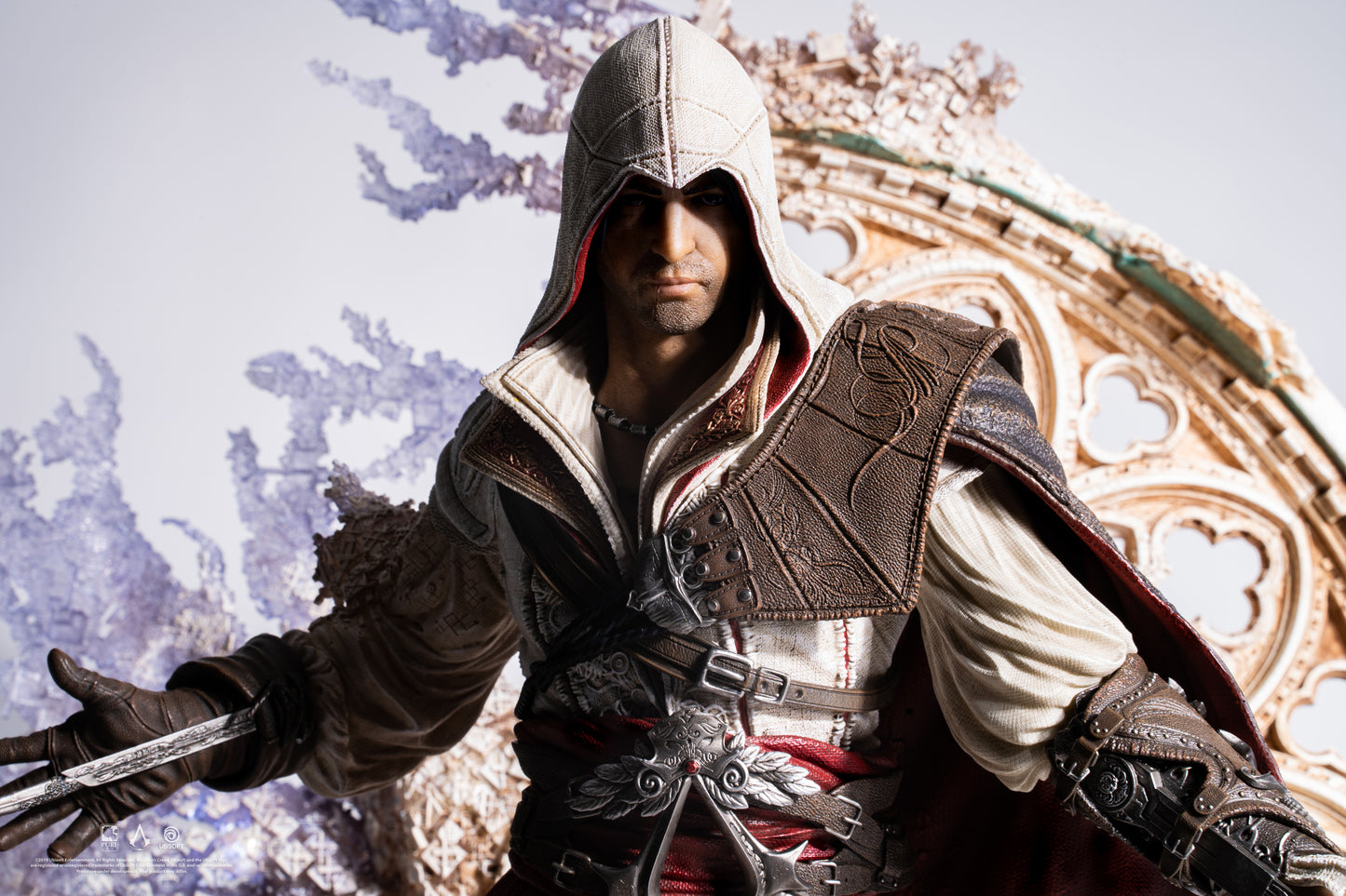 Ezio Statue - Assassin's Creed Animus - 1/4 Scale
