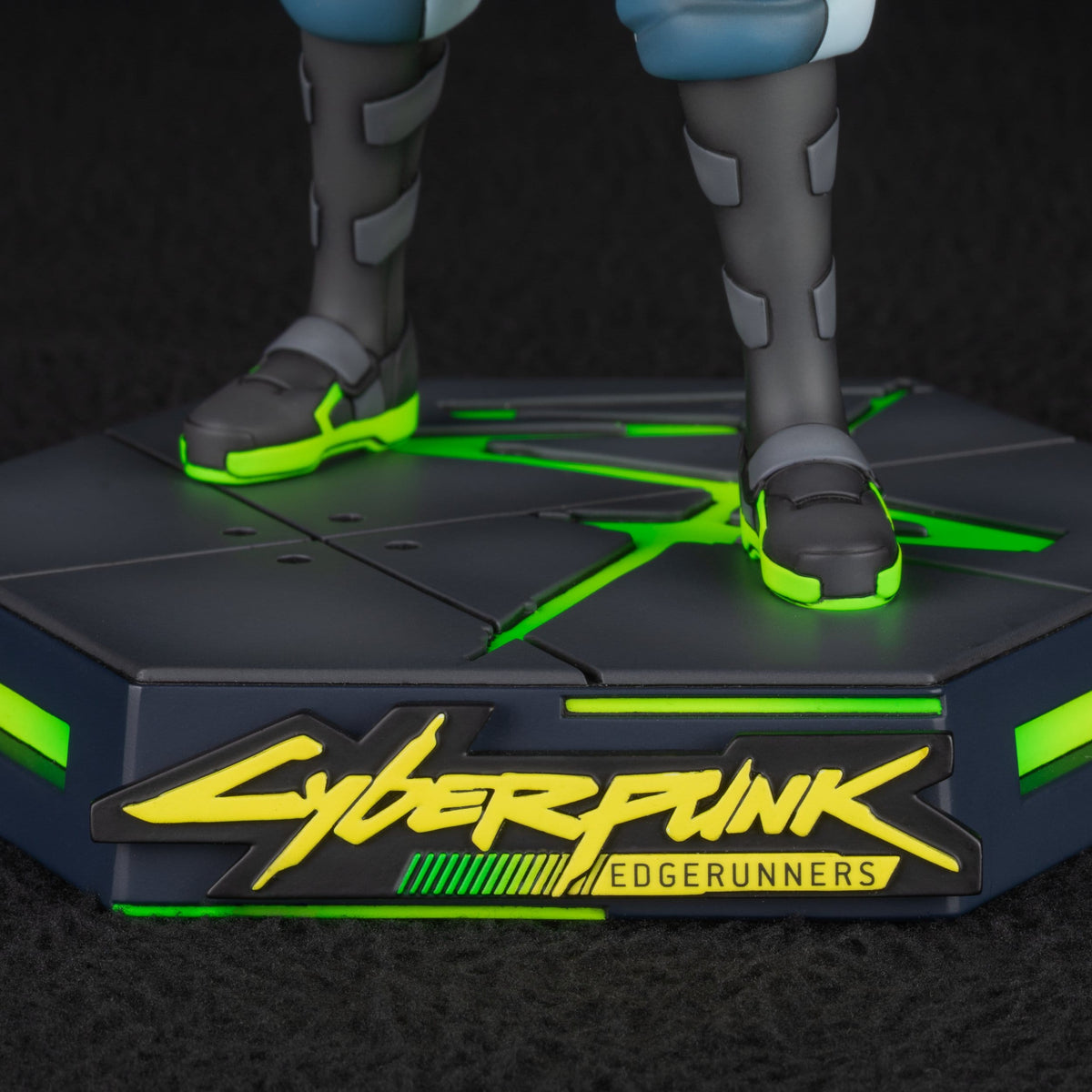David Statue Cyberpunk Edgerunners Figur von Dark Horse