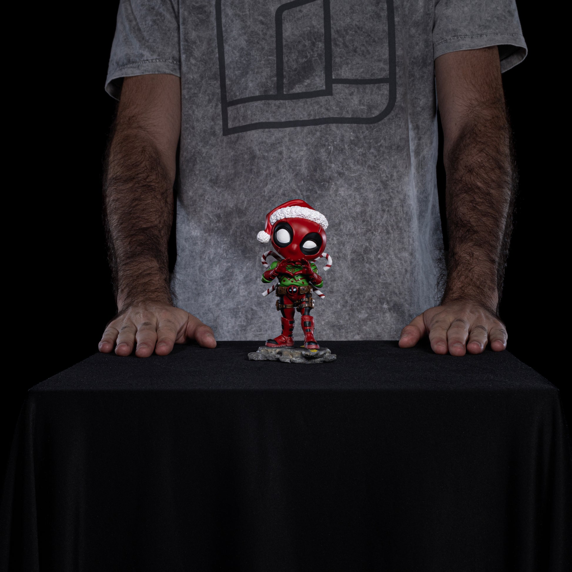 MiniCo Deadpool (Holiday Version) - Collectiblix