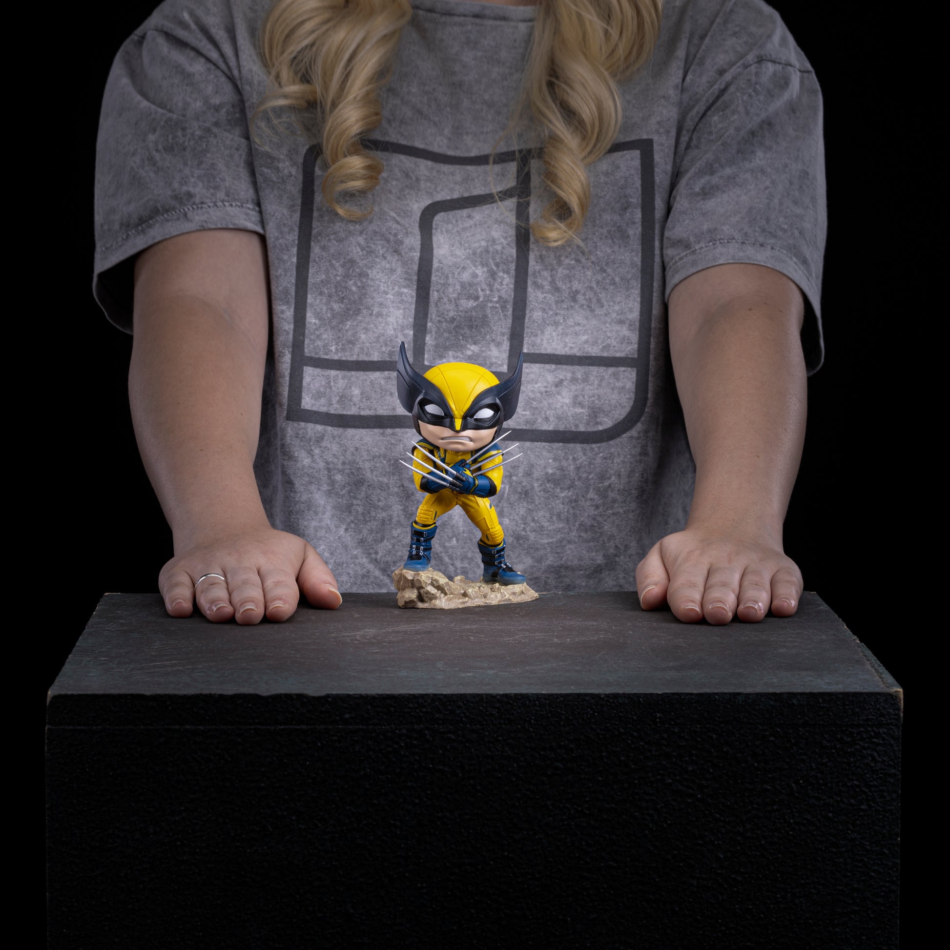 MiniCo Wolverine Statue (Deadpool & Wolverine) - Collectiblix