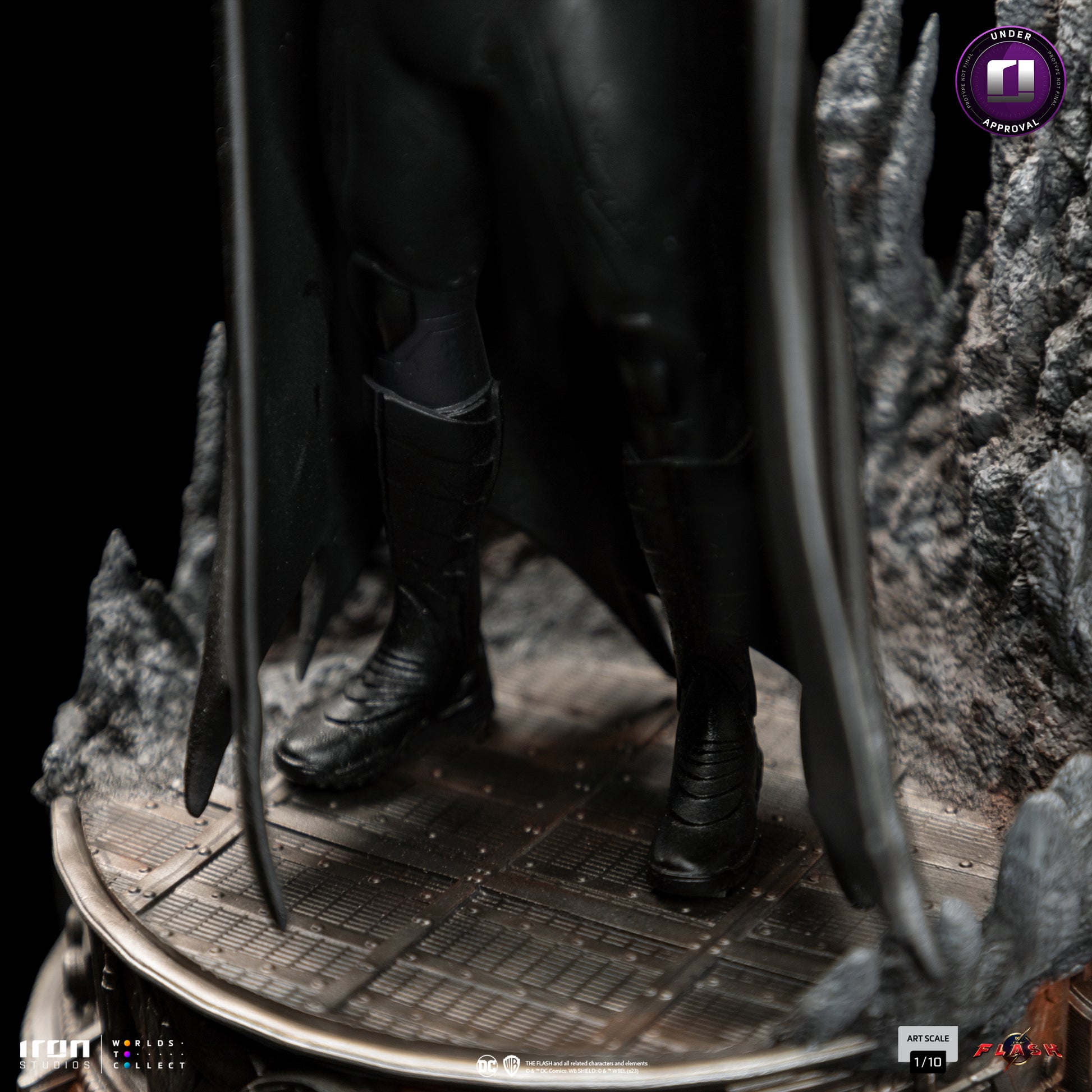 Batman DC Statue 1/10 (The Flash Movie) - Collectiblix