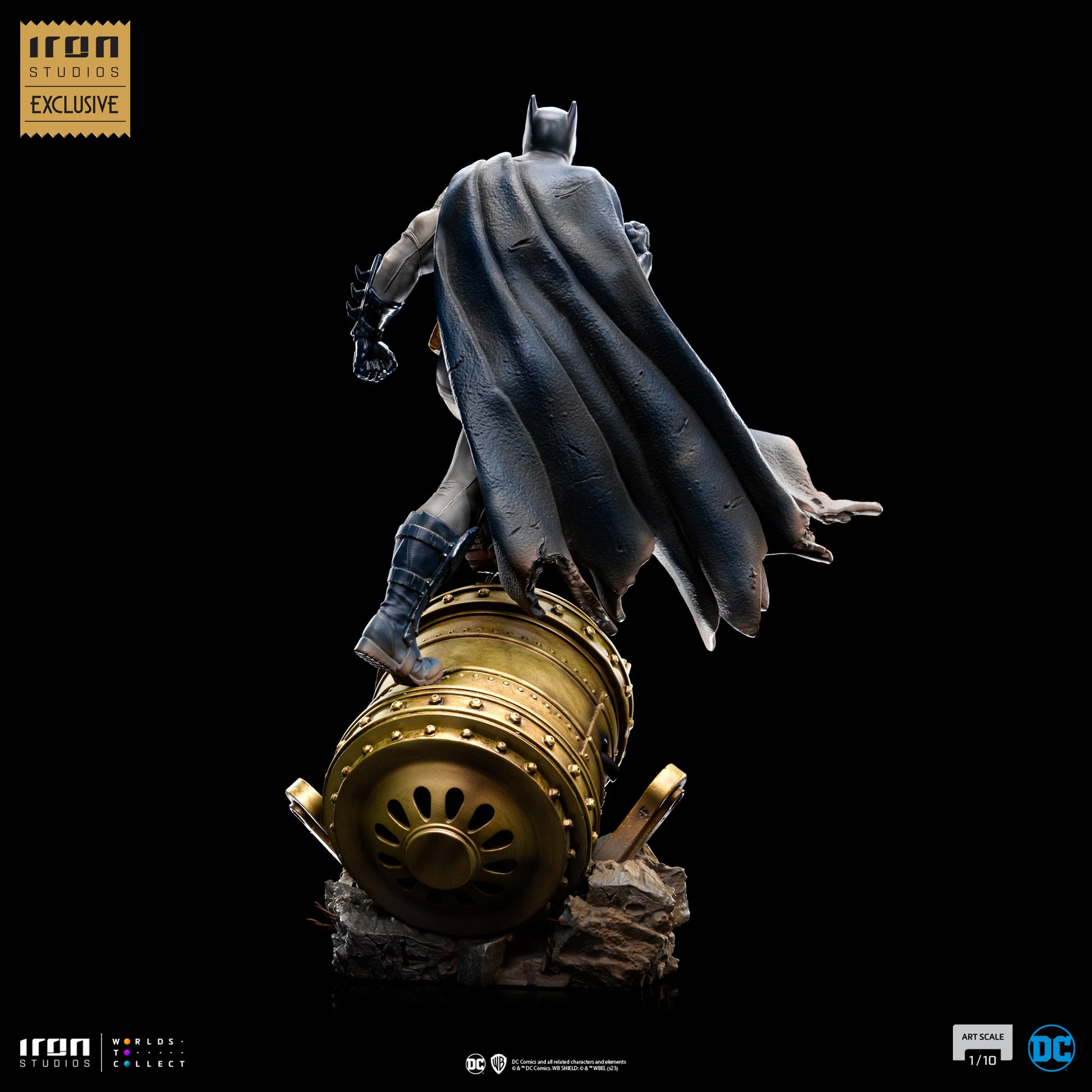 Batman Deluxe DC Statue 1/10 (2023 Event Exclusive) - Collectiblix
