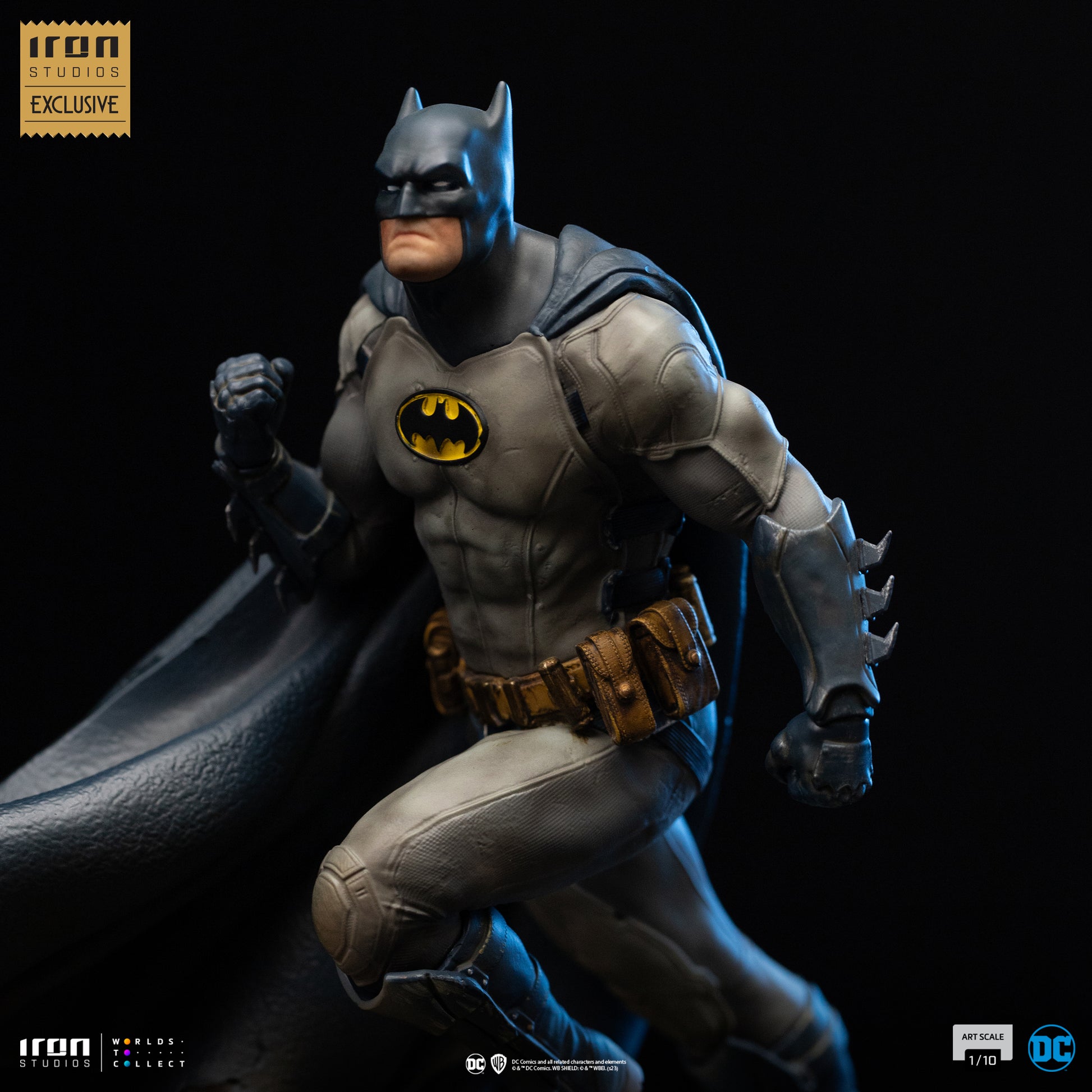 Batman Deluxe DC Statue 1/10 (2023 Event Exclusive) - Collectiblix