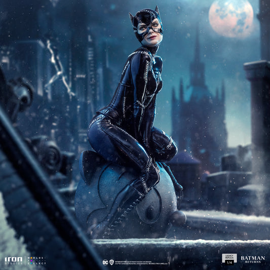 Catwoman DC Statue 1/4 (Batman Returns) - Collectiblix