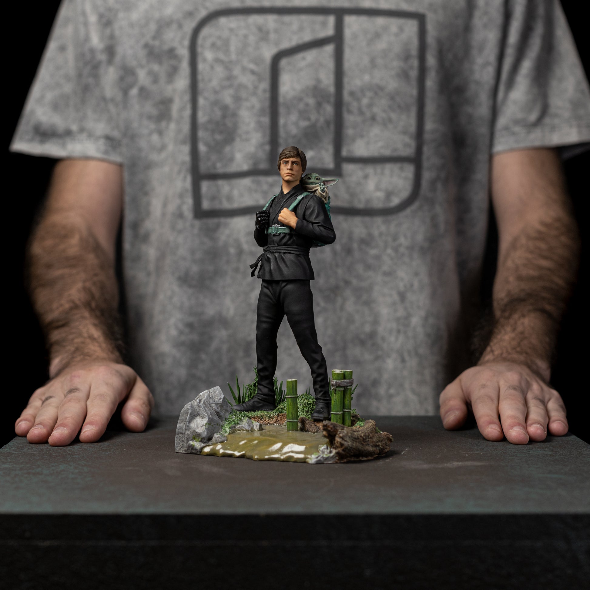 Luke Skywalker & Grogu Statue 1/10 (Book of Boba Fett) - Collectiblix