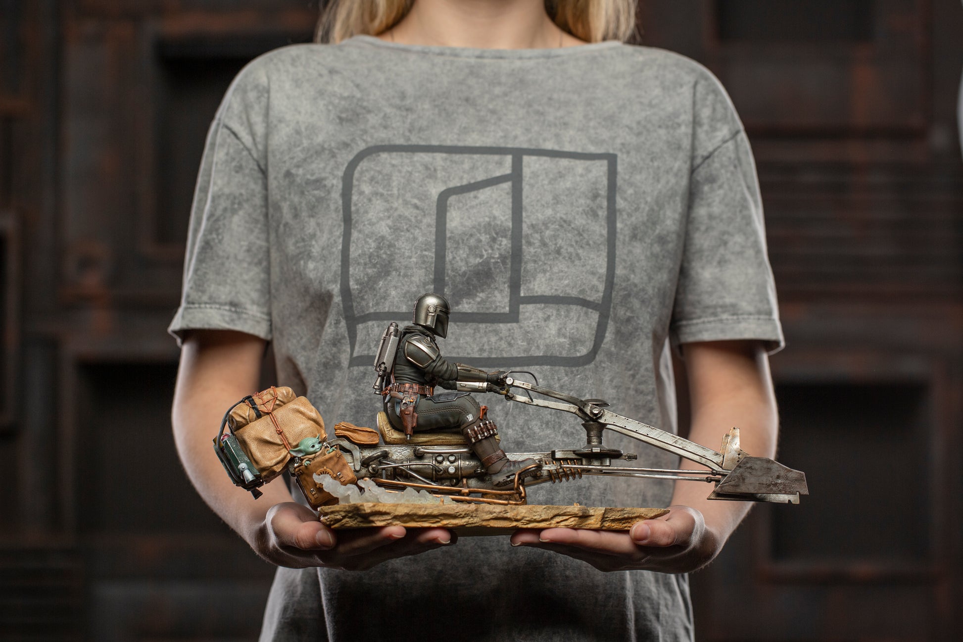 Mandalorian auf Speederbike Statue 1/10 (The Mandalorian) - Collectiblix